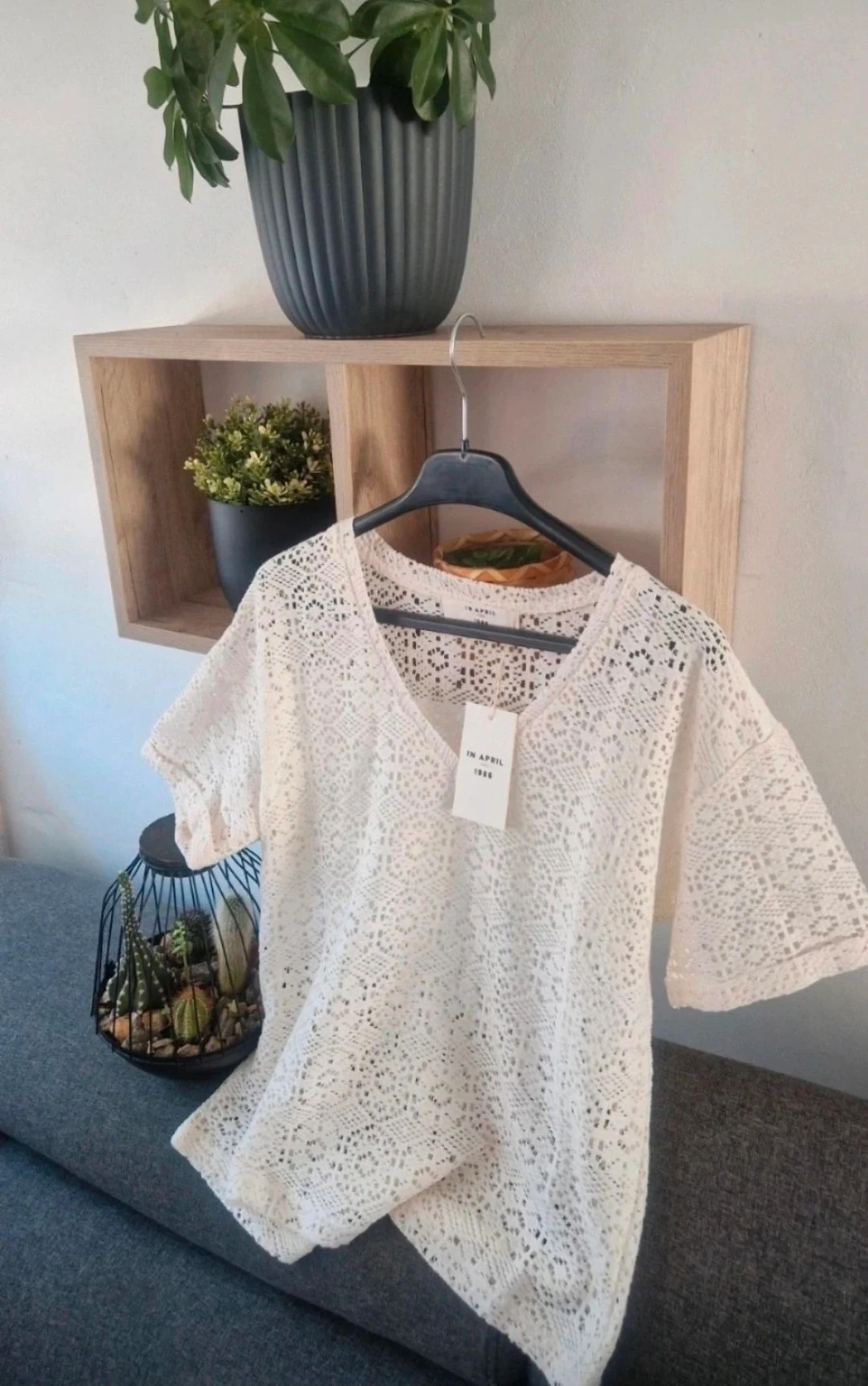 ✨ T-shirt de renda branco IN APRIL 1986 Novo com etiqueta Tamanho M/L ✨ – photo 6